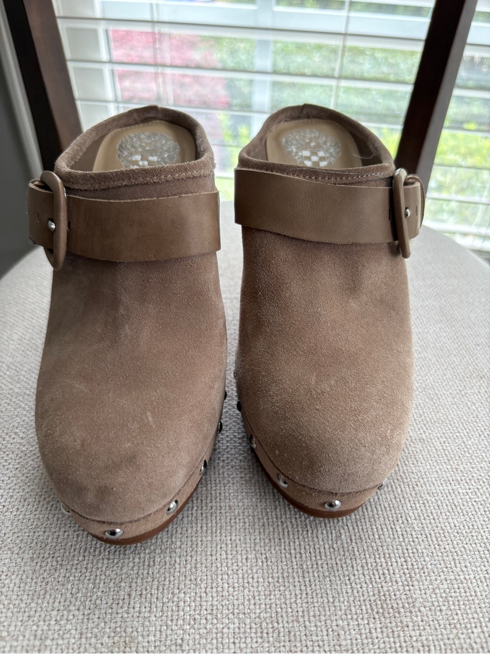 Vince Camuto Suede Clogs Mules Brown Studded Wood Heel Women’s 5.5 EU 36